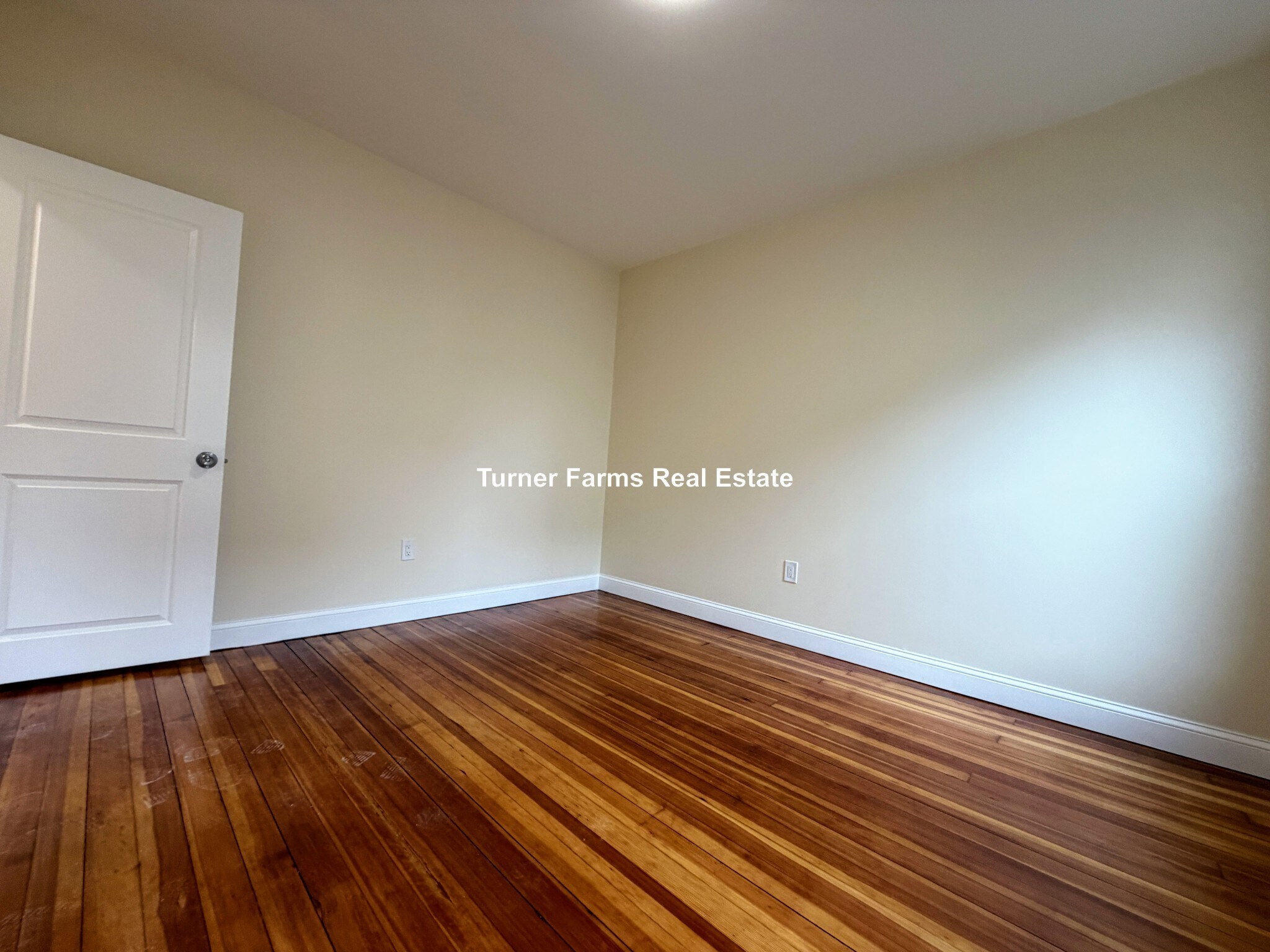 Building Photo - 5 Lowell Cir