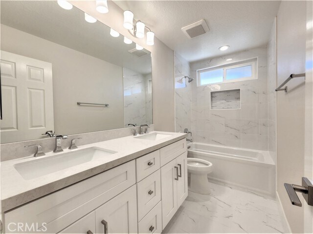 Building Photo - 14 Andalucia