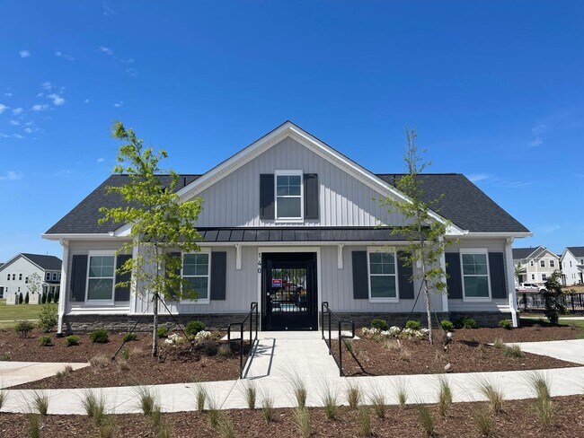 Building Photo - Gorgeous 4 Bedroom 3 Bath Home with Fiber ...