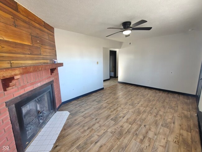 Building Photo - 5791 N Vinton Hills Dr