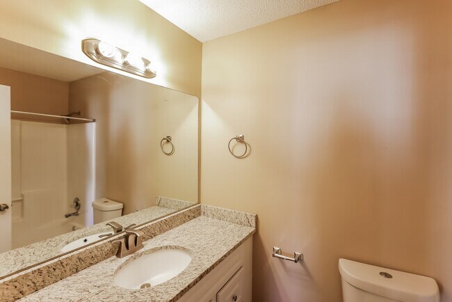 Building Photo - 104 Stonehaven Dr