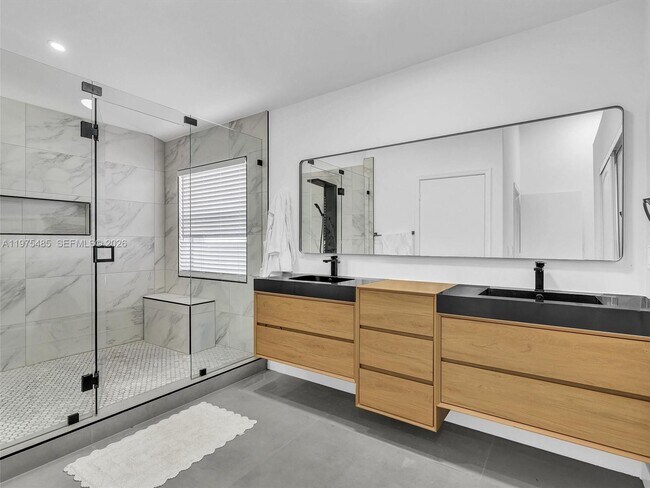 Building Photo - 4962 SW 32nd Way