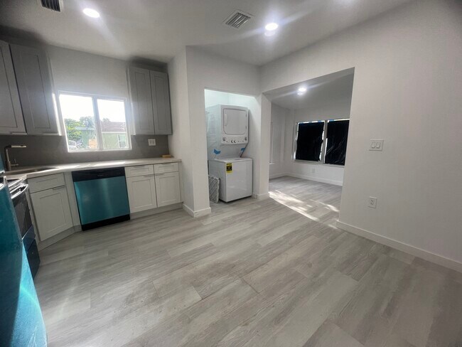 Building Photo - 1824 NW 49th St