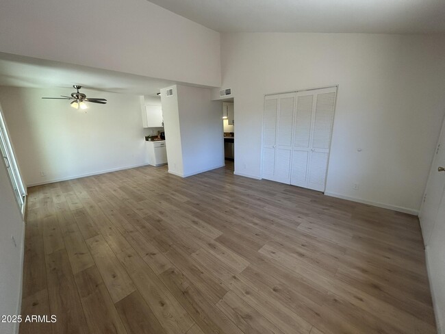 Building Photo - 6342 N 47th Ave
