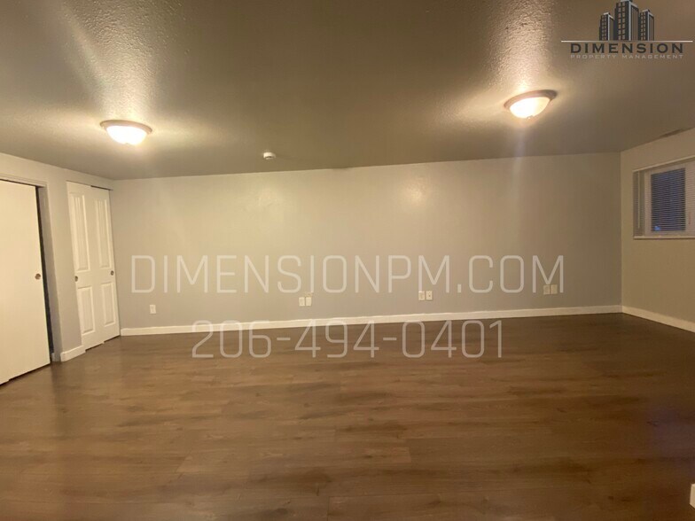 Building Photo - 825 S 176th St