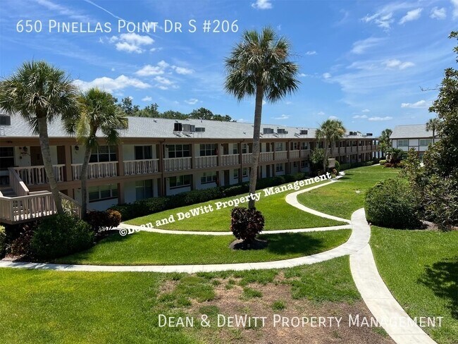 Building Photo - 650 Pinellas Point Dr S