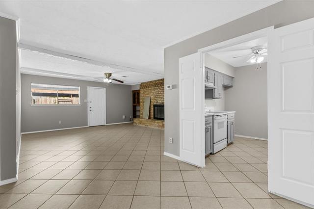 Building Photo - 15839 El Estado Dr