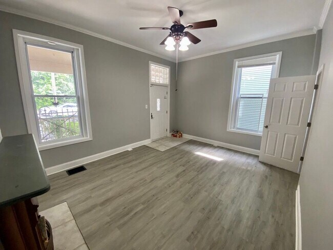 Building Photo - 6 Bed/2.5 Bath Mins. From UC $775/pp ($4,6...