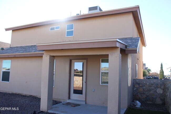 Building Photo - 2416 Escape Point St