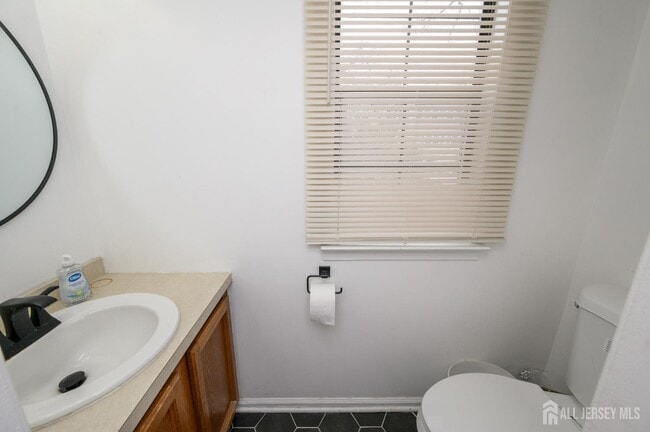 Building Photo - 57 Boston St