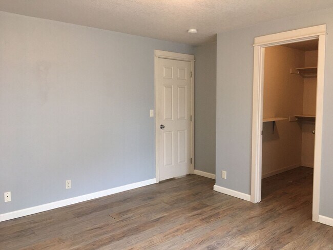 Building Photo - Spacious home in desirable neighborhood in Creswell, OR.