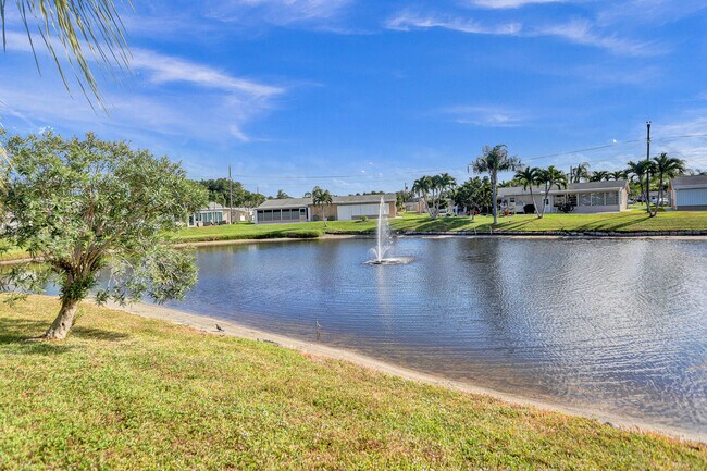 Building Photo - 2704 Knight Ln