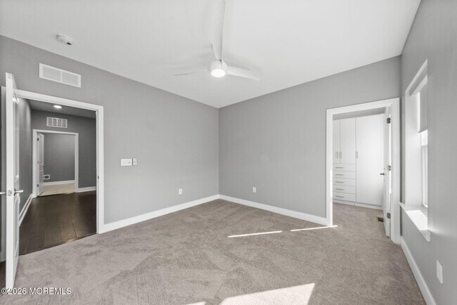 Building Photo - 1003 Navigator Ave