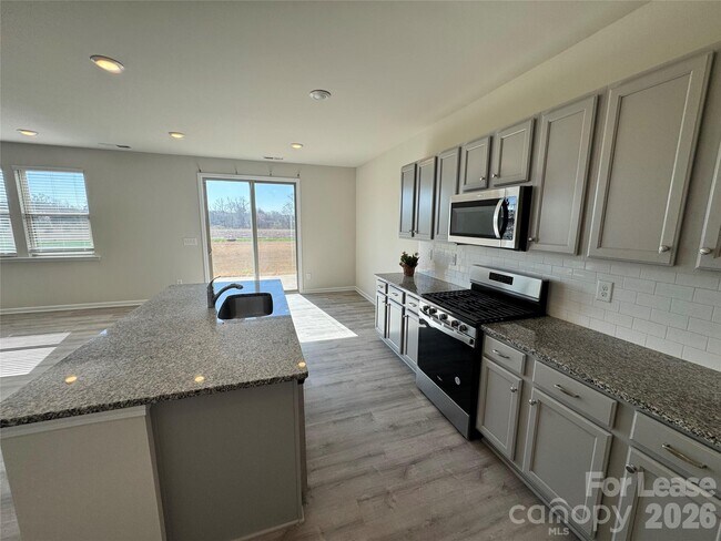 Building Photo - 1011 Maylen Trce