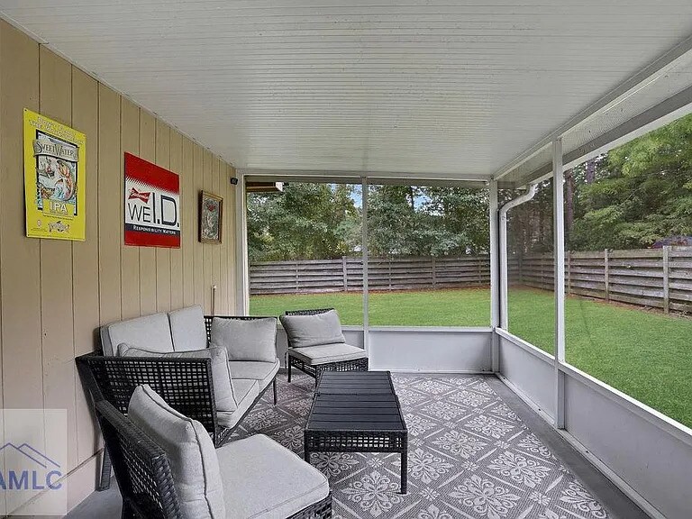 Building Photo - 669 Windhaven Dr