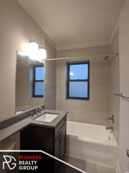 Building Photo - 2317 N Rockwell St