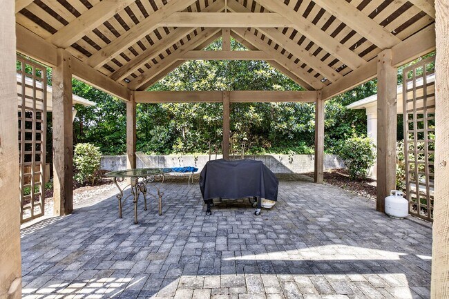 Building Photo - 2409 Spring Creek Boulevard