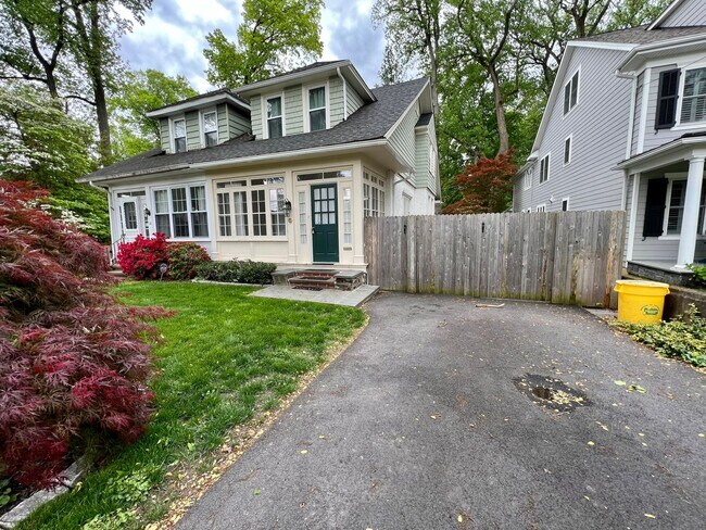 Primary Photo - Gorgeous 3-Bedroom Home in Narberth! Avail...
