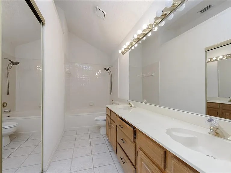 Building Photo - 911 Plantation Dr