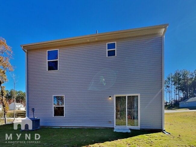 Building Photo - 329 New Villas St