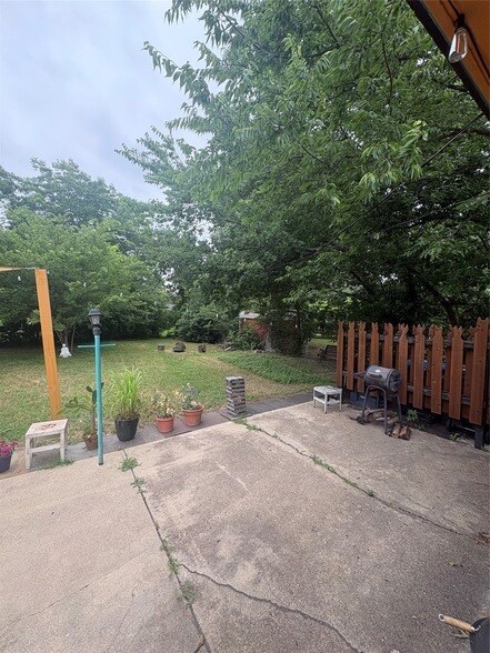 Building Photo - 4720 Lowell Ln