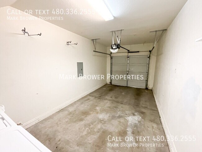 Building Photo - 2831 E Southern Ave