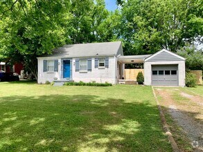 Building Photo - Adorable East Nashville Cottage
