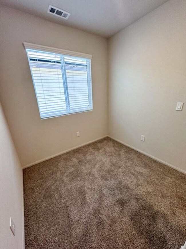 Building Photo - 31799 Woodbank Wy