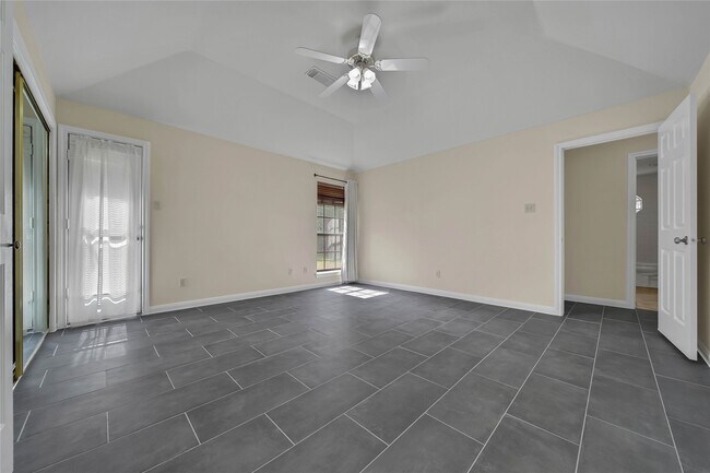 Building Photo - 33134 Old Hempstead Rd
