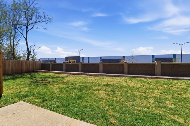 Building Photo - 2300 SE Jayel Terrace