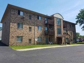 Building Photo - 22137 Huron River Dr