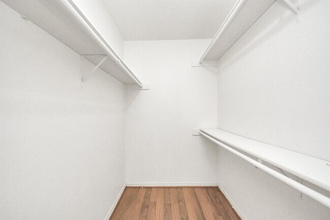 Building Photo - 10757 Braes Bend Dr