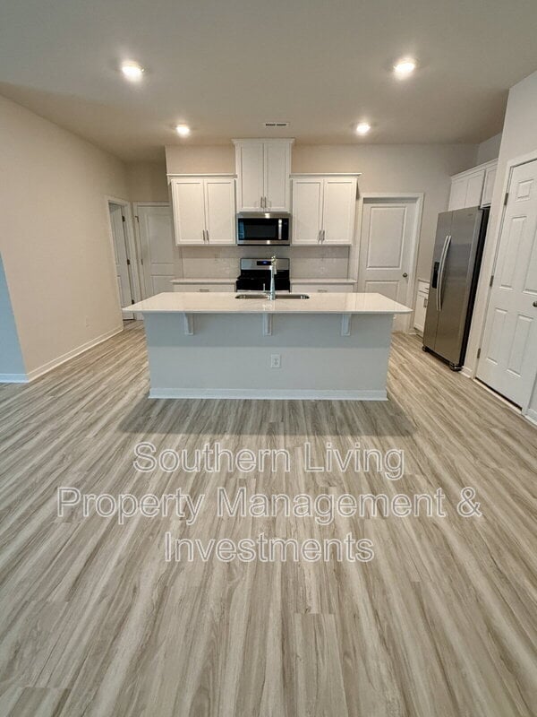 Building Photo - 12027 Zazu Wy