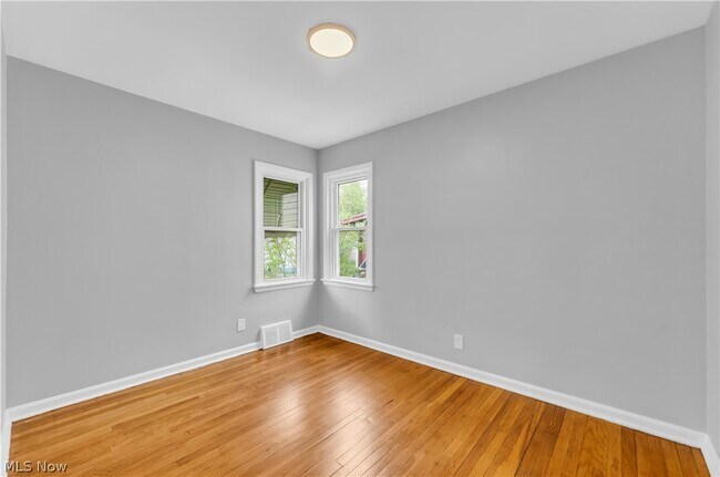 Building Photo - 5688 E 141st St