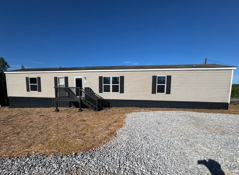 Building Photo - 156 Fairview Church Rd