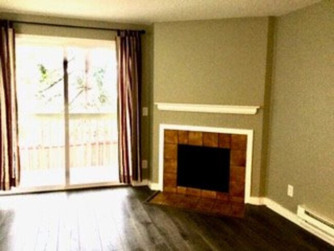 Building Photo - 9474 Woodinville Redmond Rd NE