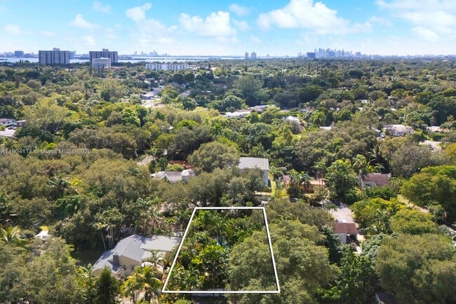 Building Photo - 1107 NE 118th St