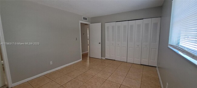 Building Photo - 4522 SW 54th St