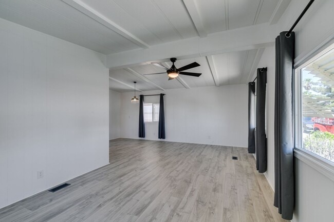 Building Photo - Beautifully Remodeled Boulder City Home with Spacious Backyard Retreat