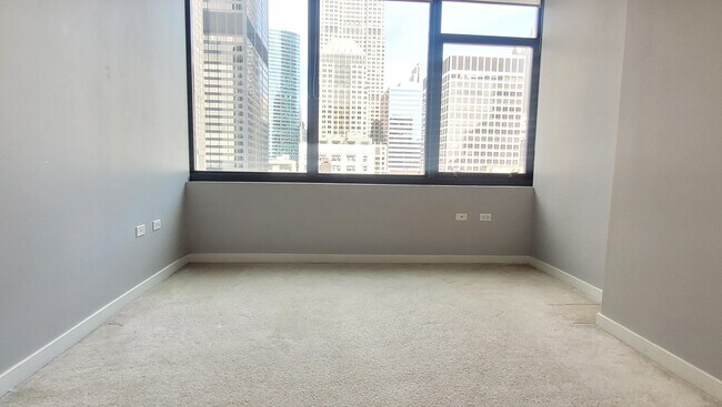 Building Photo - 235 W Van Buren St