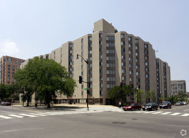 Primary Photo - Museum Square One