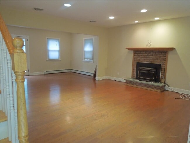 Building Photo - 455 Ridge Rd