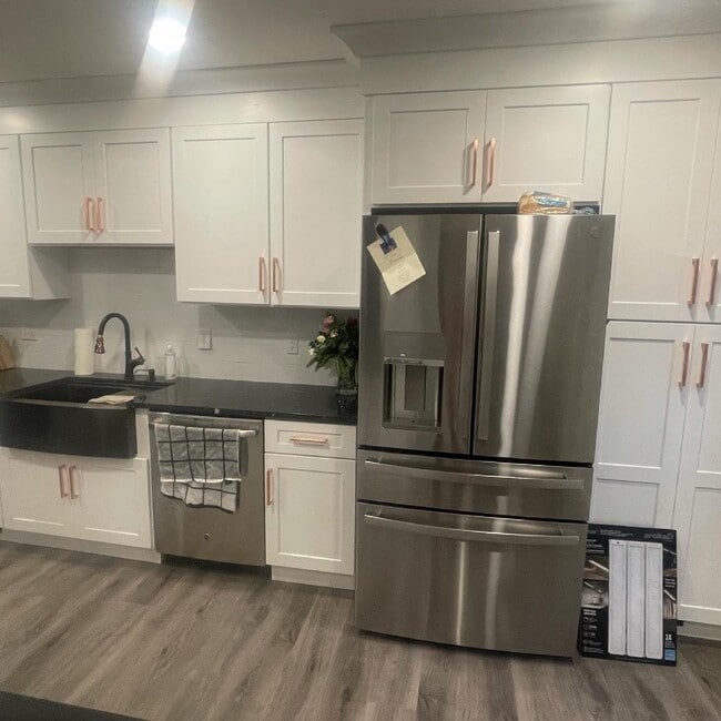 Building Photo - 6718 Deep Creek Dr