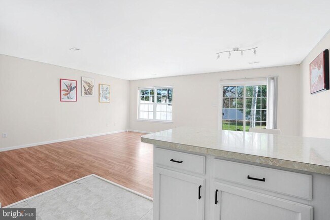 Building Photo - 16 High Meadows Dr