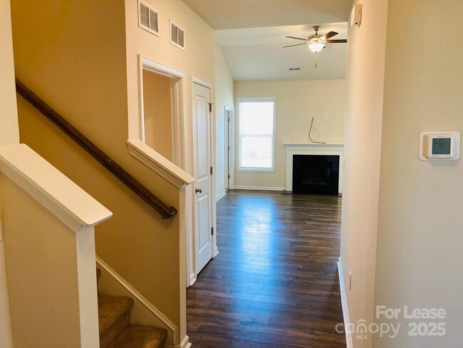 Building Photo - 4534 Dover Ct