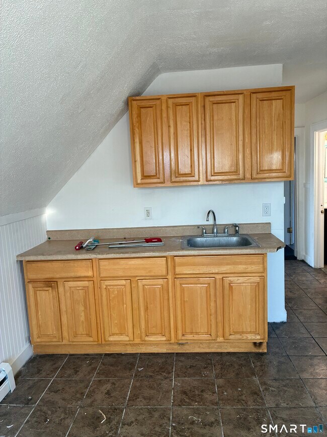 Building Photo - 255 Poplar St