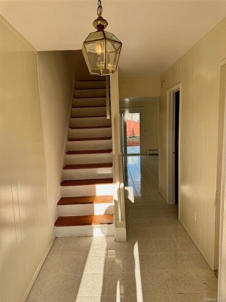 Building Photo - 10 Chaucer Ct