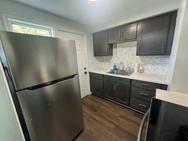 Building Photo - 101 Montfort Dr