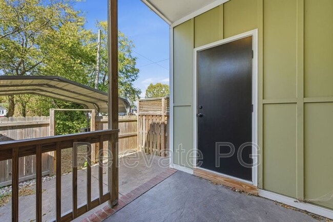 Building Photo - 1320 N 32nd St