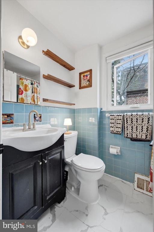 Building Photo - 125 E Moreland Ave